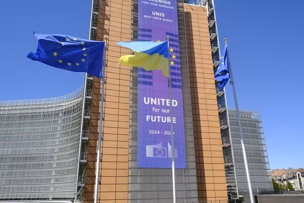 EU sẽ chịu thiệt hại nếu không khai thác tài sản của Nga. 