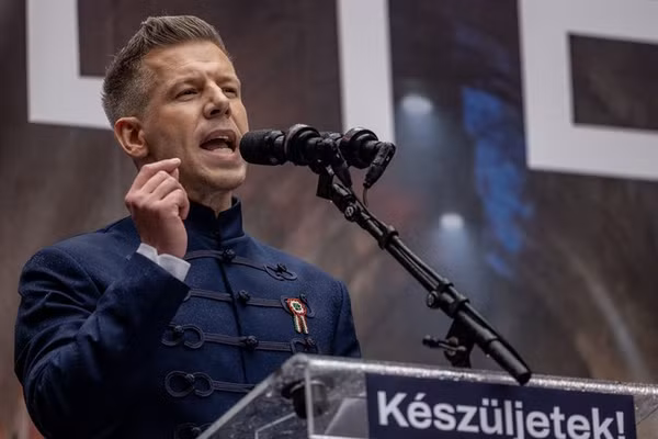 Tân Thủ tướng Hungary Peter Magyar.