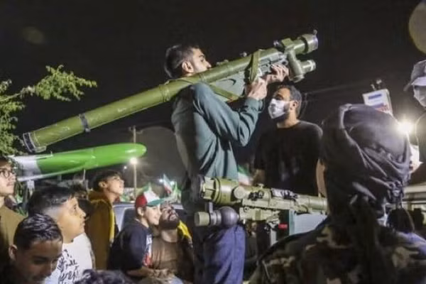 Tên lửa phòng không vác vai của Trung Quốc được nhìn thấy ở Iran.