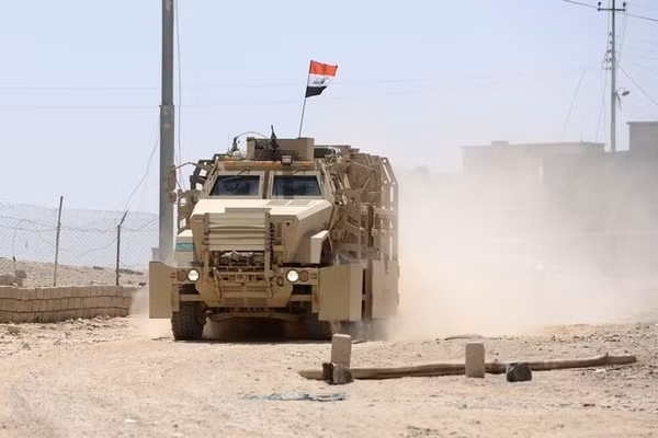 Một xe bọc thép của lực lượng vũ trang Iraq.