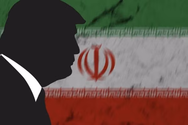 Tổng thống Mỹ Donald Trump dọa ném bom các cây cầu và nhà máy điện nếu Iran tiếp tục tấn công tàu thuyền ở eo biển Hormuz.