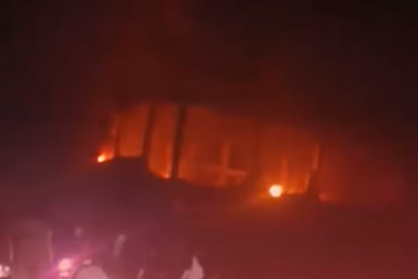 Nổ lớn tại kho đạn dược ở Syria, ngày 8/10/2025.