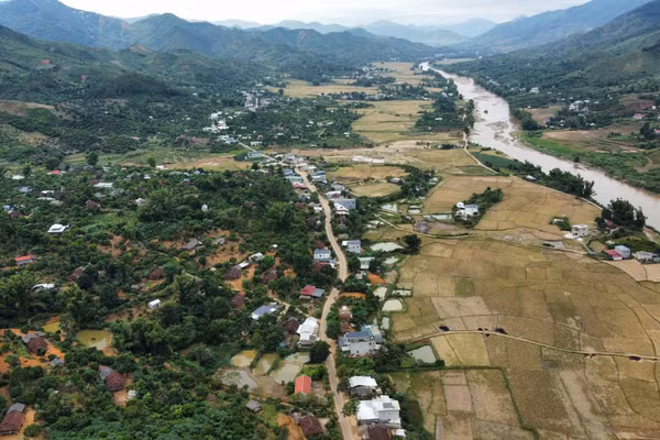 Diện mạo nông thôn mới xã Chiềng Sơ ngày càng phát triển.