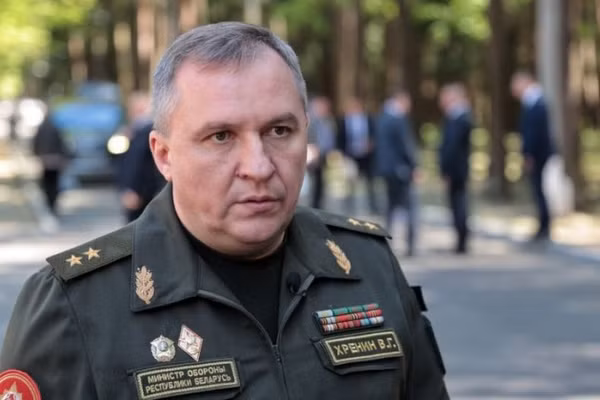 Bộ trưởng Quốc phòng Belarus Viktor Khrenin.