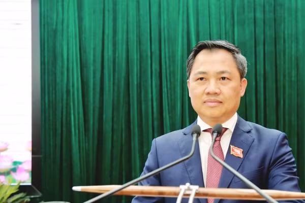 Ông Nguyễn Đình Việt, Chủ tịch UBND tỉnh Sơn La phát biểu.