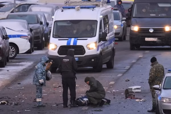 Hiện trường vụ nổ khiến hai cảnh sát giao thông và một người khác thiệt mạng ở Moscow, Nga, ngày 24/12/2025.