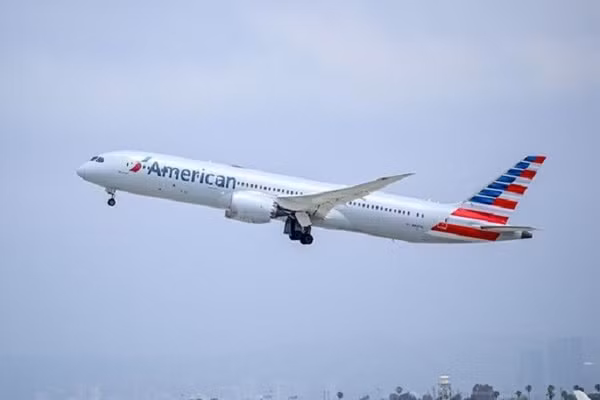 Chuyến bay mang số hiệu AA719 của hãng American Airlines chuyển hướng đến Ireland, ngày 25/7/2026.
