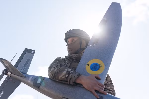 Anh thông báo sẽ gửi cho Ukraine một lượng lớn UAV.