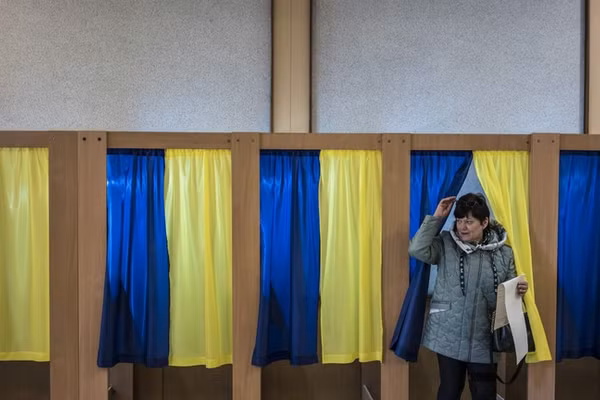 Ukraine hủy bỏ cuộc bầu cử địa phương.