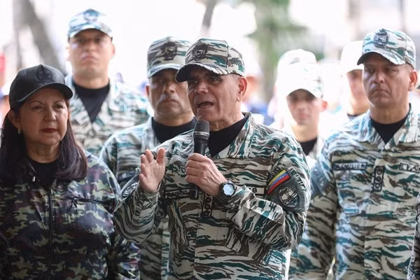 Bộ trưởng Quốc phòng Venezuela, Padrino Lopez.
