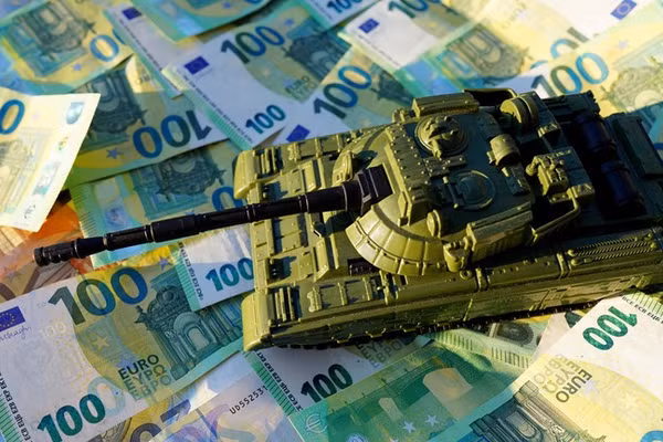 Pháp đang tìm cách thu lợi từ việc bán vũ khí cho Ukraine.