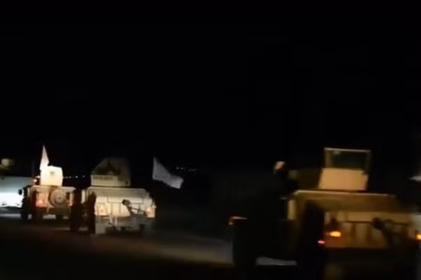 Xung đột bùng phát giữa Pakistan và Afghanistan.