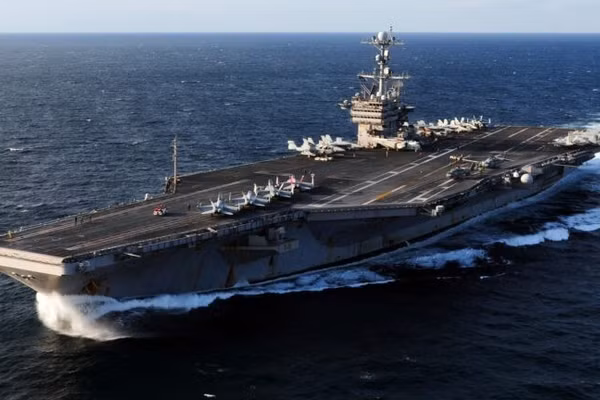 Tàu sân bay USS George Washington của quân đội Mỹ.