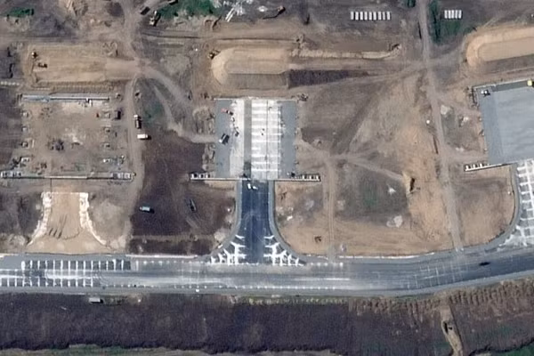 Nga xây hầm trú ẩn kiên cố bảo vệ máy bay chiến lược tại căn cứ Engels.
