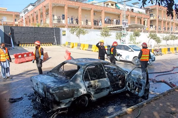 Hiện trường vụ đánh bom ở Pakistan, ngày 11/11/2025.