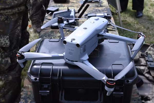 UAV trinh sát Autel EVO Max 4T.