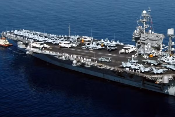 Tàu sân bay chạy bằng năng lượng hạt nhân USS John F. Kennedy (CVN-79) của Mỹ.