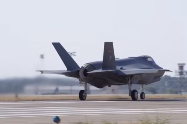 Chiến đấu cơ F-35 đầu tiên của Không quân Đức cất cánh tại Mỹ, ngày 9/9/2026.