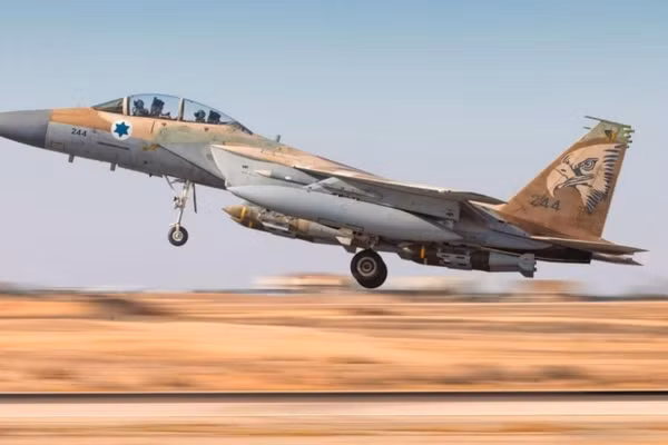 Chiến đấu cơ F-15 của Israel được trang bị JDAM.