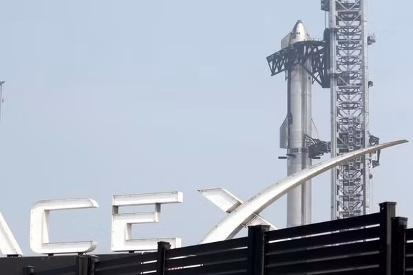 Tên lửa Starship tại khu phức hợp phóng Boca Chica ở Texas, Mỹ, ngày 17/7/2026.