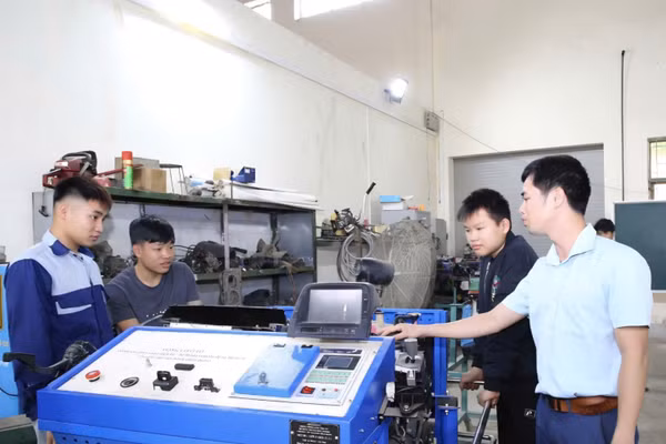 Rèn luyện kỹ năng nghề nghiệp, hành trang cần thiết hướng tới tương lai