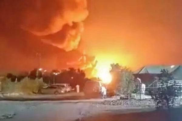 Căn cứ không quân Ali Al Salem của Mỹ ở Kuwait bị trúng tên lửa đạn đạo Fateh-110 của Iran, ngày 27/5/2026.