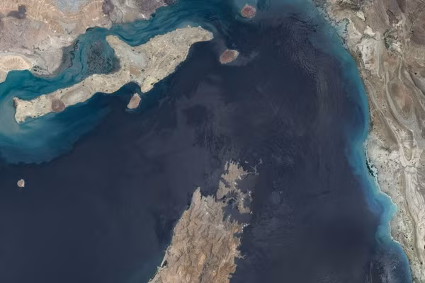 Eo biển Hormuz.