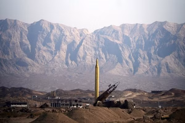 Tên lửa đạn đạo Ghadr của Iran.