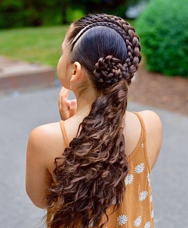 A Mom of 2 Documents the Hairstyles That She Does for Her Kids, and We Can’t Help but Be in Awe