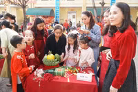 tet-cho-hoc-tro-vung-kho-2.jpg