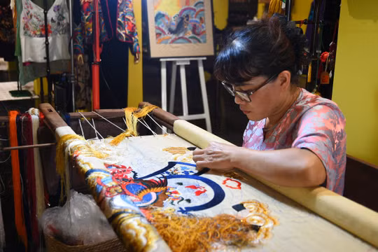 Khám phá nghệ thuật thêu truyền thống tại Hà Nội