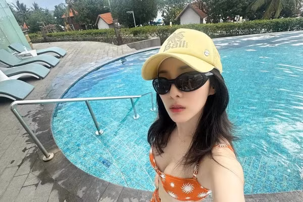 Dara (2NE1) khoe vóc dáng nuột nà ở tuổi tứ tuần nhận 'mưa lời khen'