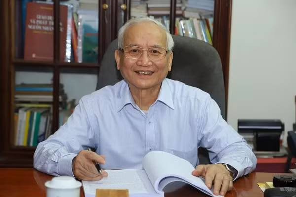 Phó Giáo sư, Tiến sĩ, Bác sĩ, Nhà giáo Nhân dân Nguyễn Võ Kỳ Anh.
