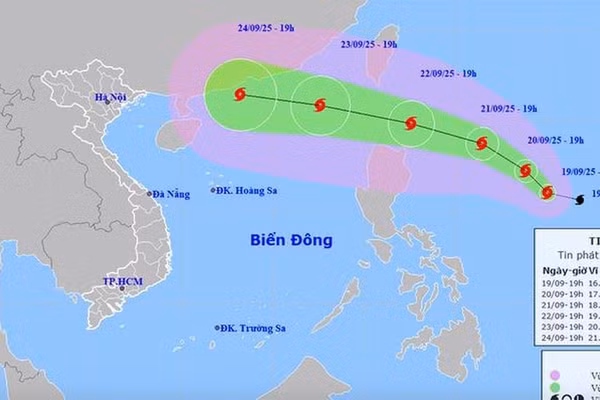 Bão Ragasa tiến vào Biển Đông có thể mạnh lên thành siêu bão