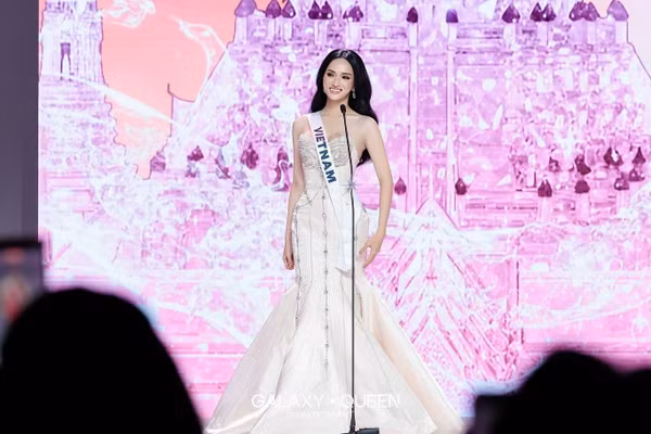 Hương Giang trở thành người chuyển giới châu Á đầu tiên tham gia Miss Universe