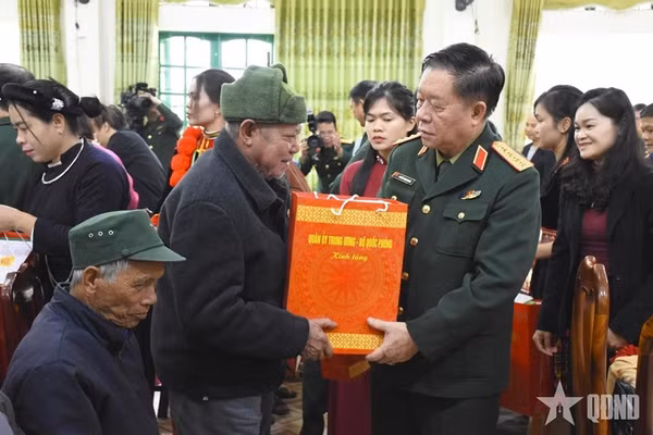Xây dựng Đảng bộ Quân đội mẫu mực, tiêu biểu, ngang tầm nhiệm vụ