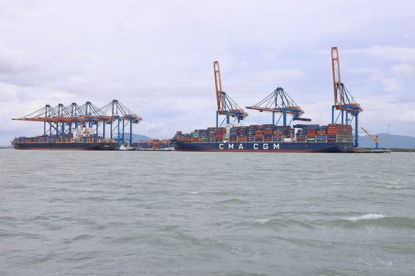 Thủ tướng phát động thi đua thực hiện thắng lợi nhiệm vụ phát triển KT-XH