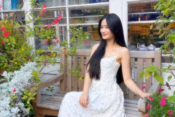 Hoa hậu Ý Nhi cuốn hút trong loạt ảnh đời thường ở xứ chuột túi