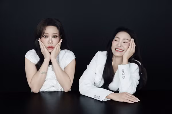 Việt Hương cùng Hồng Đào khiến fan trầm trồ với vẻ đẹp vượt thời gian