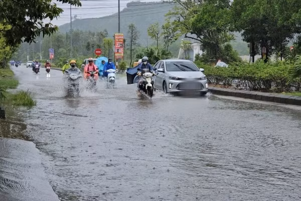 Mưa lớn, sạt lở khiến 21 người chết và mất tích