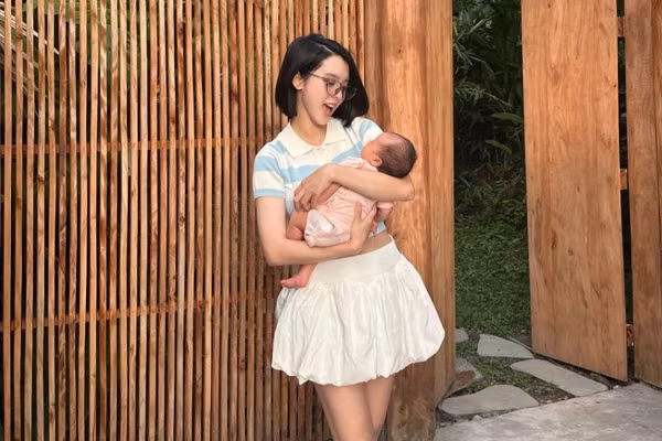 Quỳnh Lương lấy lại vóc dáng thần tốc, đẹp rạng ngời sau sinh
