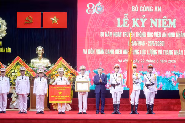 Tổng Bí thư, Chủ tịch nước Tô Lâm trao tặng danh hiệu Anh hùng cho Học viện An ninh nhân dân