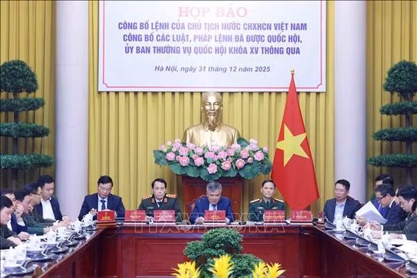 Công bố Lệnh của Chủ tịch nước về 14 luật và 1 pháp lệnh