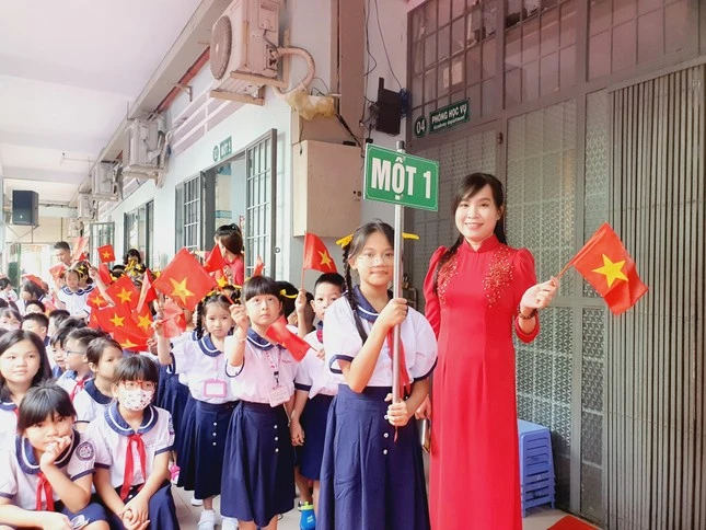 Cần sớm có điều chỉnh về lương, chế độ chính sách cho giáo viên.