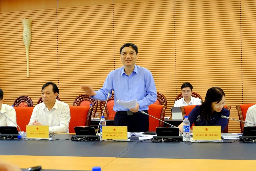 Chủ nhiệm Ủy ban Văn hóa, Giáo dục của Quốc hội Nguyễn Đắc Vinh phát biểu tại buổi làm việc. Chủ nhiệm Ủy ban Văn hóa, Giáo dục của Quốc hội Nguyễn Đắc Vinh phát biểu tại buổi làm việc.