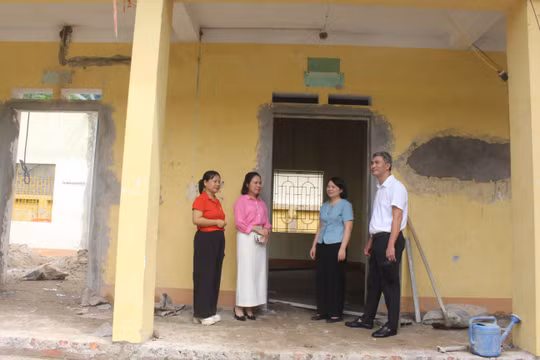 Phân hiệu Tân Sơn, Trường Mầm non Tân Kỳ, xã Tân Kỳ, tỉnh Thái Nguyên đang được sửa chữa cơ sở vật chất trước thềm năm học mới.