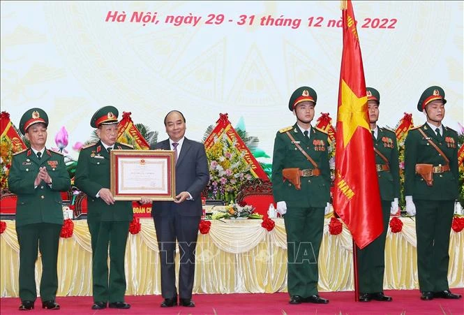 Chủ tịch nước Nguyễn Xuân Phúc trao Huân chương Lao động hạng Nhất tặng Hội Cựu chiến binh Việt Nam. Ảnh: Trọng Đức/TTXVN Chủ tịch nước Nguyễn Xuân Phúc trao Huân chương Lao động hạng Nhất tặng Hội Cựu chiến binh Việt Nam. Ảnh: Trọng Đức/TTXVN