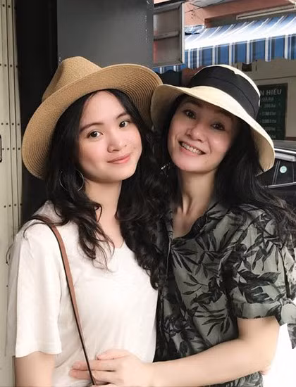 Quách Thu Phương và con gái đầu lòng.