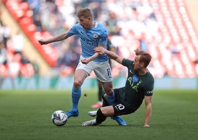 Đánh bại Tottenham, Man City vô địch Cúp Liên đoàn Anh - 1