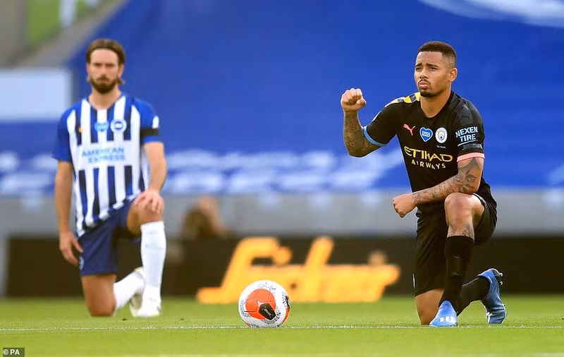 Jesus góp một bàn cho Man City. ẢNH: PA